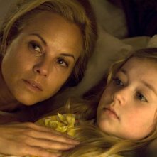 Robin Wright Penn e Madeline McNulty in una scena di The Private Lives of Pippa Lee