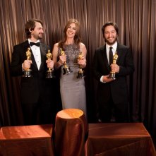 Oscar 2010, la Bigelow con Mark Boal, Greg Shapiro e gli Oscar ricevuti da The Hurt Locker.