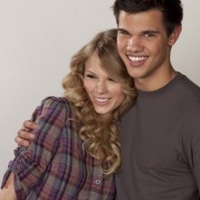 Taylor Swift e Taylor Lautner in una foto promozionale del film Appuntamento con l'Amore