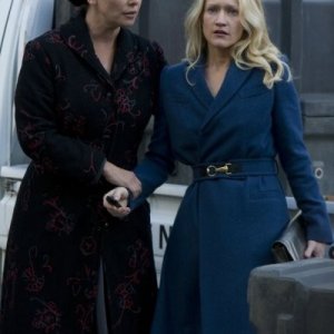 Caprica: Polly Walker e Paula Malcomson nell'episodio The Imperfections of Memory