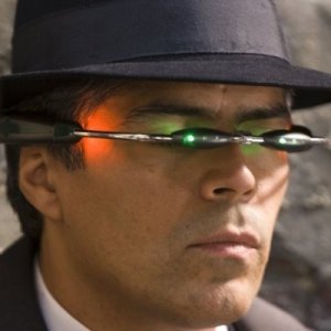 Caprica: un primo piano di Esai Morales nell'episodio The Imperfections of Memory