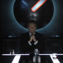 Charles Bromley (Sam Neill) nel film Daybreakers - L'ultimo vampiro