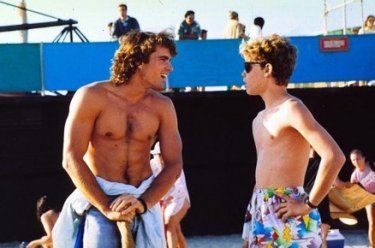 Corey Haim e Jason Patric in Ragazzi Perduti.