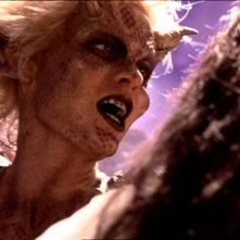 Hudson Leick in una scena di Xena nell'episodio Fallen angel