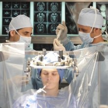 Jesse Spencer e Peter Jacobson in una scena di Black Hole dalla sesta stagione di Dr. House: Medical Division