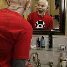 Jim Parsons truccato da Gollum in un momento dell'episodio The Precious Fragmentation di The Big Bang Theory