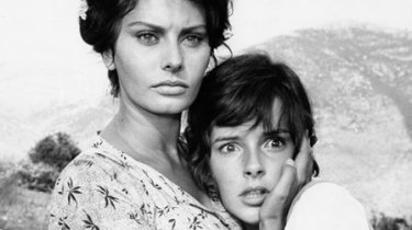 Sophia Loren e Eleonora Brown ne La ciociara