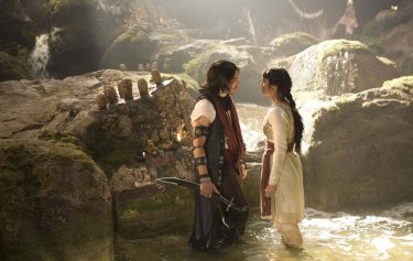 Una scena del film Prince of Persia: Le Sabbie del Tempo con Jake Gyllenhaal e Gemma Arterton