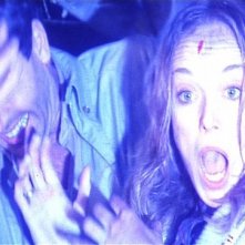 David Warbeck e Catriona MacColl in una scena del film E tu vivrai nel terrore - L'aldilà ( 1981 )