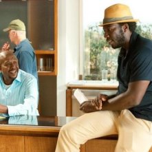 Forest Whitaker e il regista Rick Famuyiwa sul set di Our Family Wedding