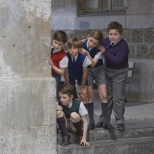 Nicolas (Maxime Godart) e gli amici di classe combinano una marachella nel film Il piccolo Nicolas e i suoi genitori