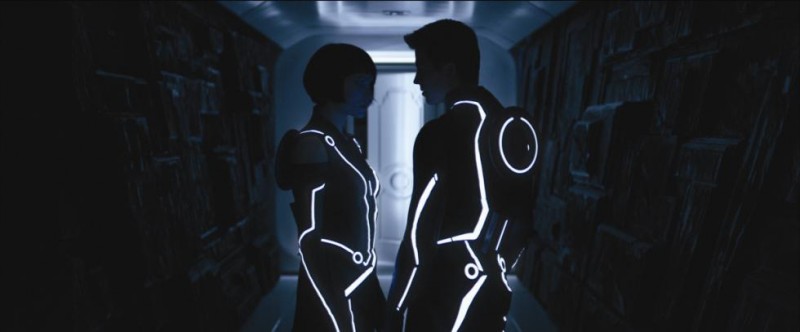 Olivia Wilde E Garrett Hedlund In Un Immagine Fantascientifica Di Tron Legacy 149522