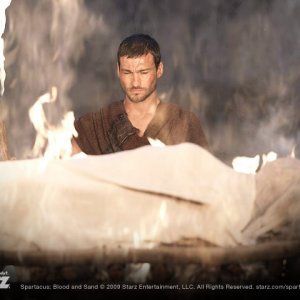 Andy Whitfield nell'episodio Great and Unfortunate Things della serie Spartacus: Blood and Sand