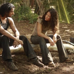 Evangeline Lilly e Naveen Andrews nell'episodio Recon di Lost