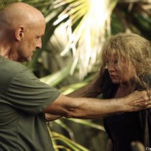 Terry O'Quinn ed Emilie De Ravin nell'episodio Recon di Lost