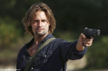 Un minaccioso Josh Holloway nell'episodio Recon di Lost