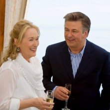 Meryl Streep e Alec Baldwin in una scena del film E' complicato