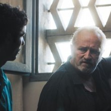 Tahar Rahim e Niels Arestrup in un'immagine del film Il profeta (2009)