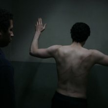 Tahar Rahim in un'immagine dura dal film Il profeta (2009)