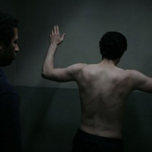 Tahar Rahim in un'immagine dura dal film Il profeta (2009)