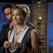 Katie Cassidy e Billy Campbell nell'episodio Oriole di Melrose Place