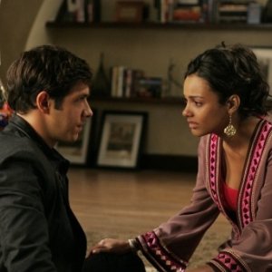 Michael Rady e Jessica Lucas nell'episodio Oriole di Melrose Place
