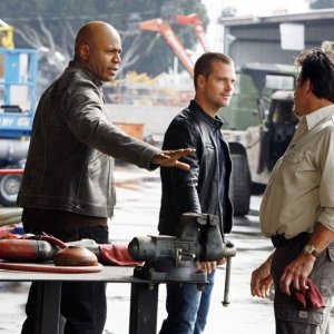 Sam (LL Cool J) e G (O'Donnell) durante le indagini nell'episodio Blood Brothers di NCIS: Los Angeles