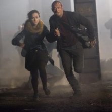 Jude Law e Alice Braga in una scena del film Repo Men