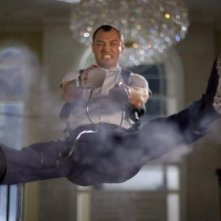 Un'immagine di Jude Law dallo sci-fi Repo Men