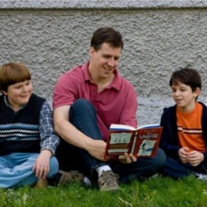Zachary Gordon, Robert Capron e lo scrittore Jeff Kinney sul set di Diary of a Wimpy Kid con