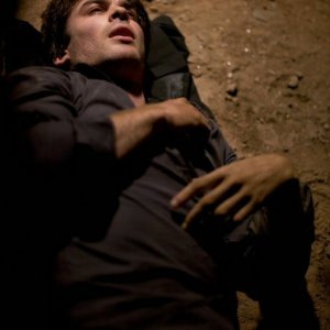 Damon (Ian Somerhalder) ridotto piuttosto male, nell'episodio L'ora della verità di Vampire Diaries