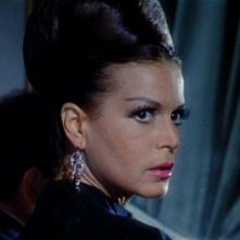 Eva Bartok in una sequenza del film Sei donne per l'assassino