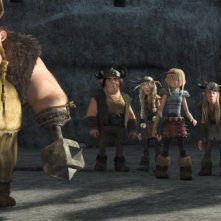 Gobber, Snotlout, Fishlegs, Astrid, Ruffnut e Tuffnut in una scena del film Dragon Trainer