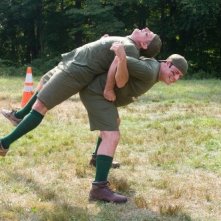 John Travolta e Robin Williams in una divertente sequenza di Old Dogs