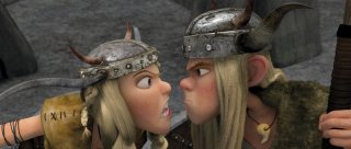 Ruffnut e Tuffnut in una scena del film Dragon Trainer