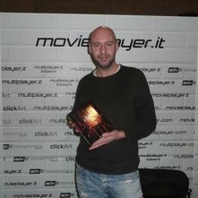 Fantasy Horror Award 2010: il regista Jaume Balaguerò davanti allo stand di Movieplayer.it