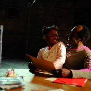 Lucien Jean-Baptiste e Loreyna Colombo in una scena del film La première étoile