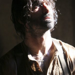 Nestor Carbonell in una scena dell'episodio Ab Aeterno di Lost