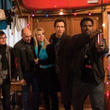 Clark Duke, Rob Corddry, Collette Wolfe, John Cusack e Craig Robinson in una scena di Hot Tub Time Machine