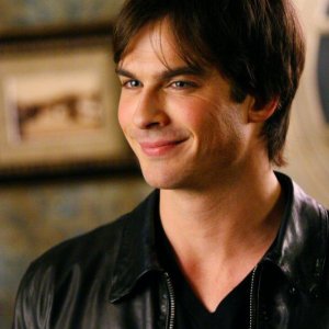 Ian Somerhalder interpreta Damon Salvatore in: The Vampire Diaries
