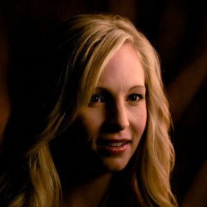 Un primo piano di Candice Accola nel Pilot di Vampire Diaries