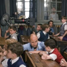 Il regista Laurent Tirard e Maxime Godart sul set della commedia Il piccolo Nicolas e i suoi genitori