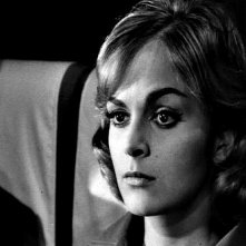 La bella Letícia Román in una scena del thriller La ragazza che sapeva troppo