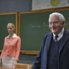 Sandrine Kiberlain e Michel Galabru in una scena de Il piccolo Nicolas e i suoi genitori