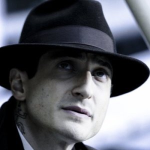 Caprica: Sasha Roiz nell'episodio End of Line