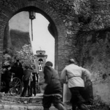 Una scena di massa del film La maschera del demonio (1960)