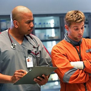 Mike Vogel ed Omar Gooding nel pilot di Miami Medical