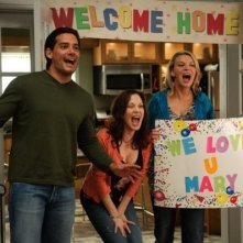 In Plain Sight: Cristian de la Fuente, Lesley Ann Warren e Nichole Hiltz nell'episodio Father Goes West