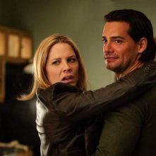 In Plain Sight: Fred Weller e Mary McCormack in un momento dell'episodio Father Goes West