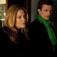 In Plain Sight: Fred Weller e Mary McCormack in una scena dell'episodio Father Goes West